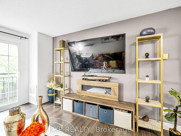 4th image of 83 Aspen Springs Dr #208