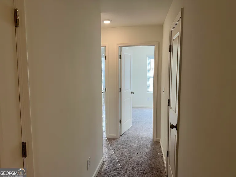 1070 Paddington Dr — Photo 12
