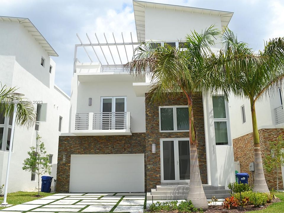 1st image of 8258 NW 33rd Ter