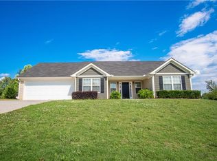 2741 Summer Creek Dr, Gainesville, GA 30507