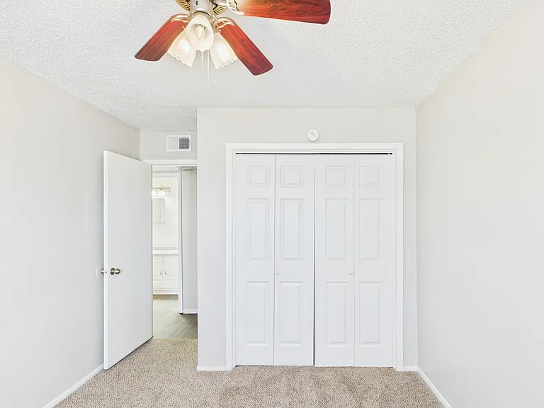Eagle Rock Apartments — Photo 11