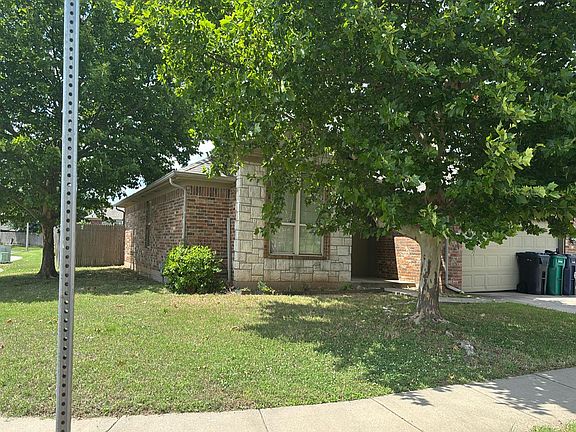 3rd image of 10700 NW 32nd St