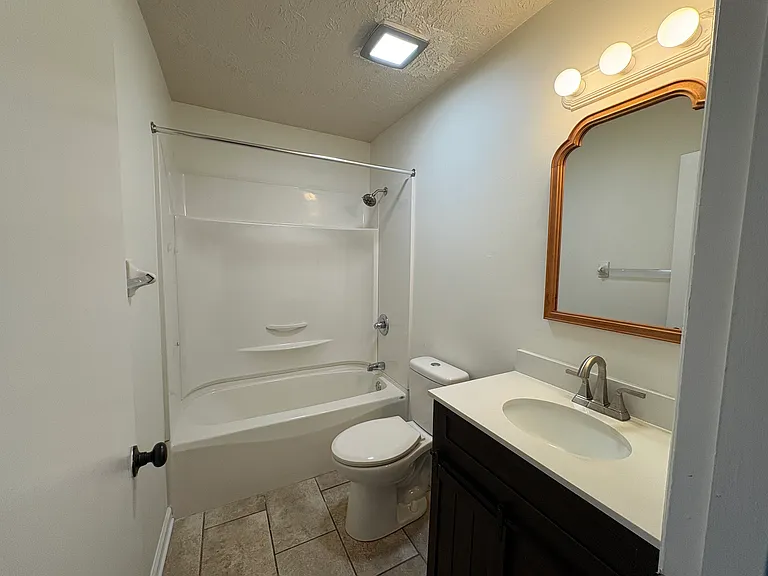 4013 Expo Ct #4 — Photo 10