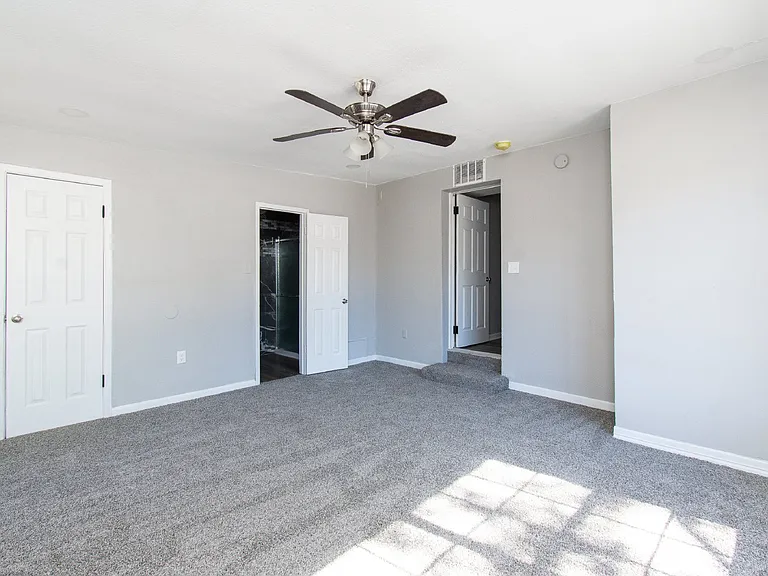 605 N Main St — Photo 18