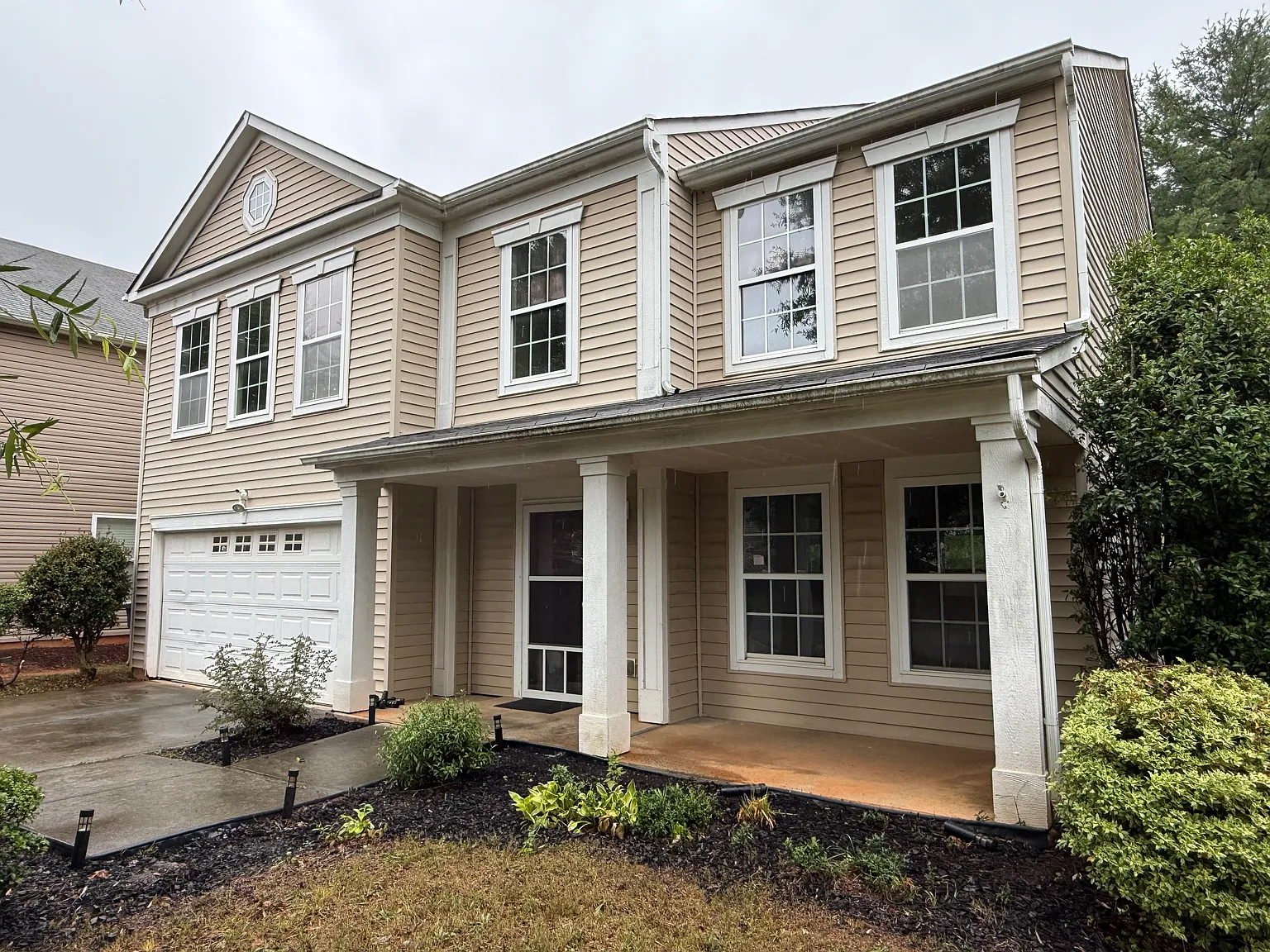 4 bed, 2850 sqft, $1,895 — Photo 1