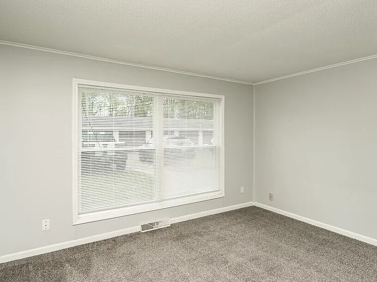 Fountainview East Apartments — Photo 35