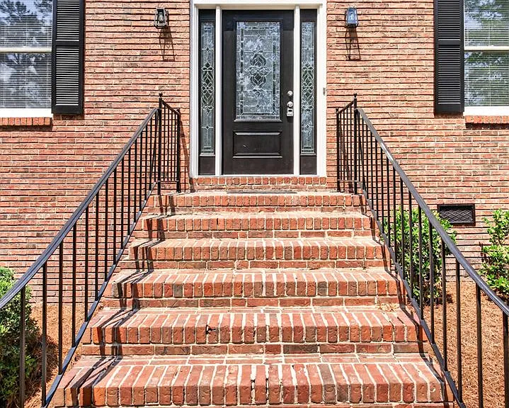 2027 Riding Ridge Rd — Photo 2