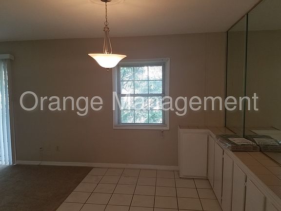 5th image of 401 Georgetown D Dr