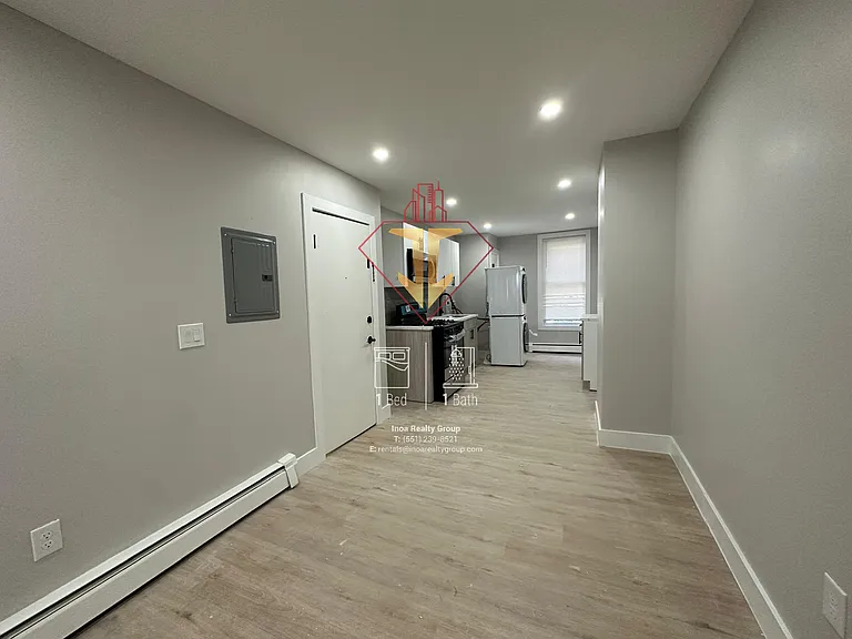 594 Westside Ave #4 — Photo 3