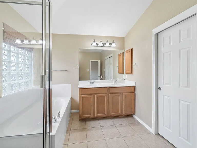 4105 Pebble Ridge Cv — Photo 13