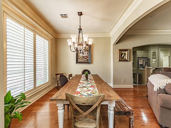 4th image of 110 Imperial Palm Ln