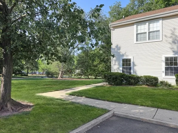 47 Nottingham Way, Franklin Twp., NJ 08873