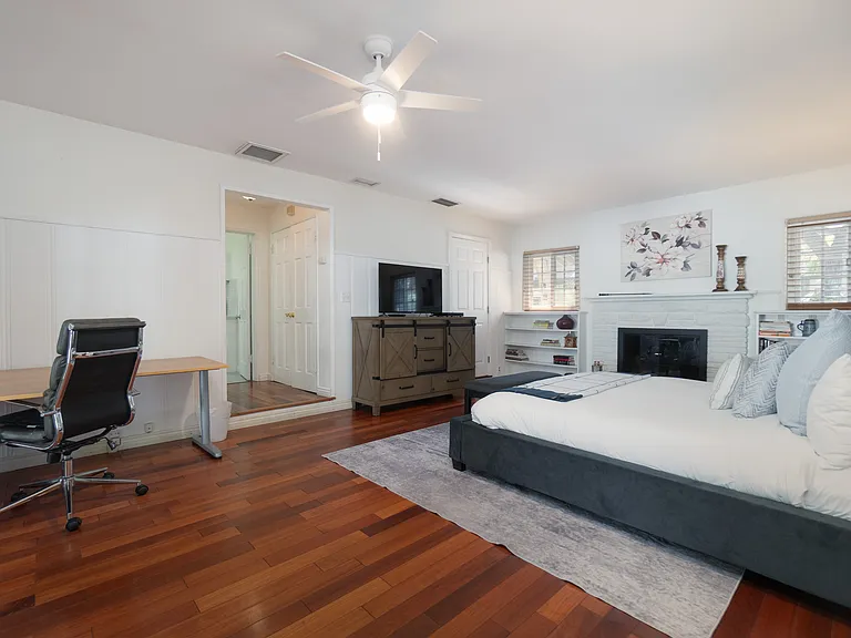 13843 Milbank St — Photo 14