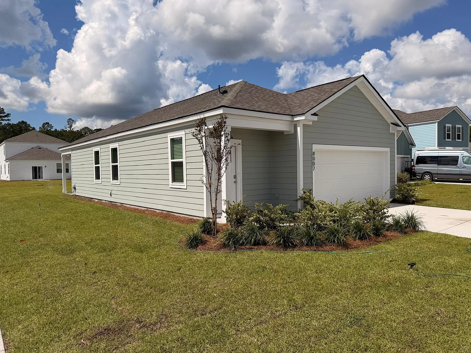 3 bed, 1257 sqft, $2,350 — Photo 2