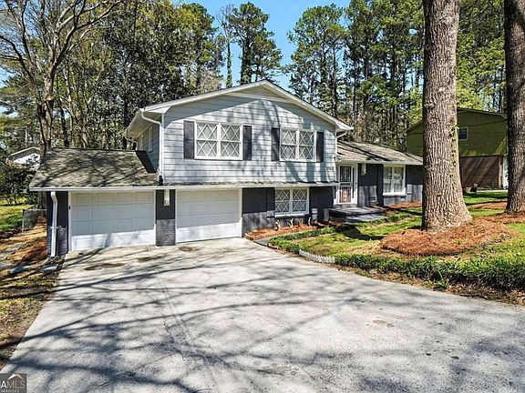 2nd image of 3960 Wedgefield Cir
