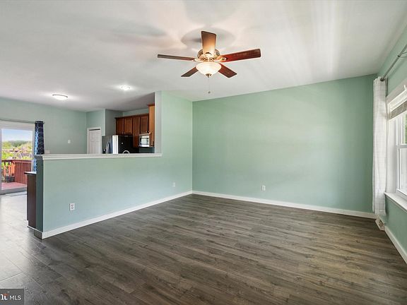 4th image of 3821 Hazelwood Ave