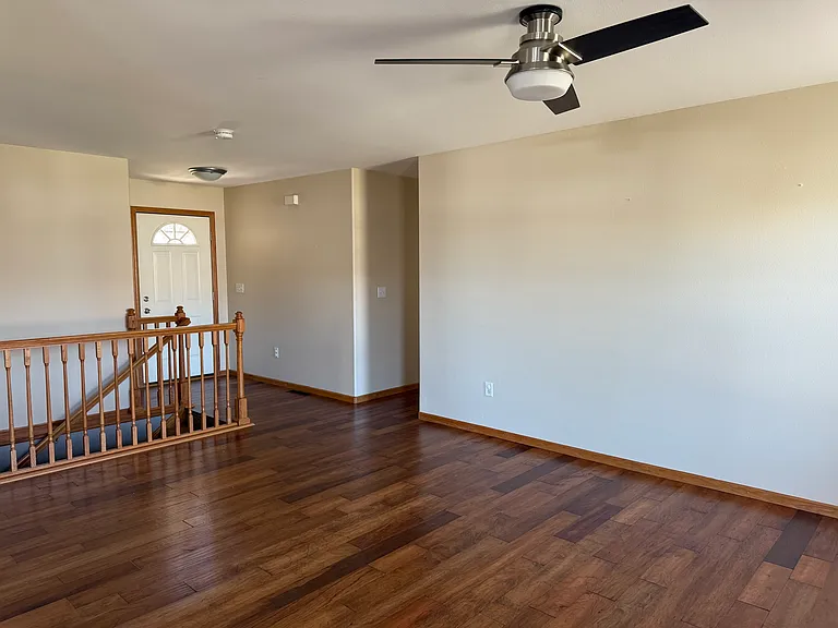934 Tiara Dr NE — Photo 3
