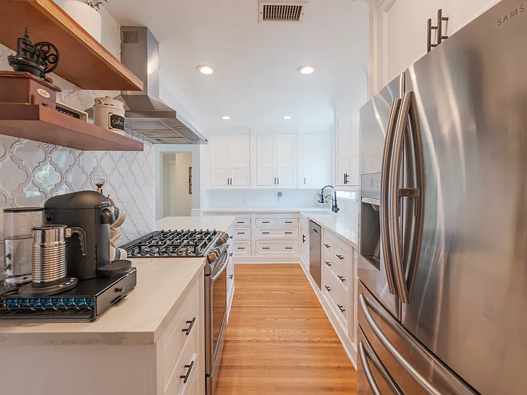 246 N Stevens St — Photo 16