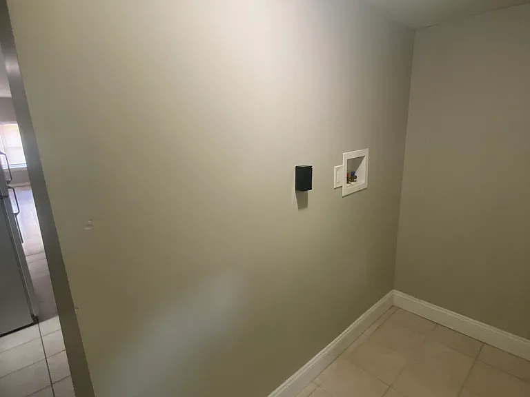 618 E Clementine St — Photo 8