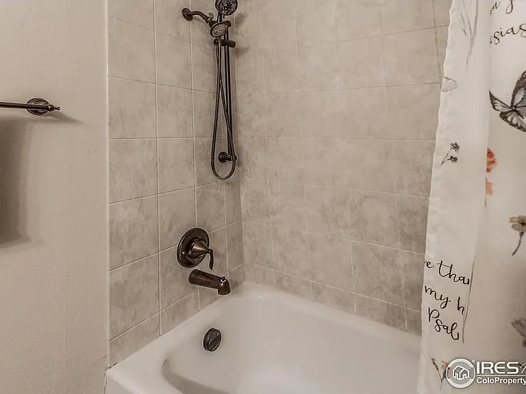 701 43rd Ave — Photo 5