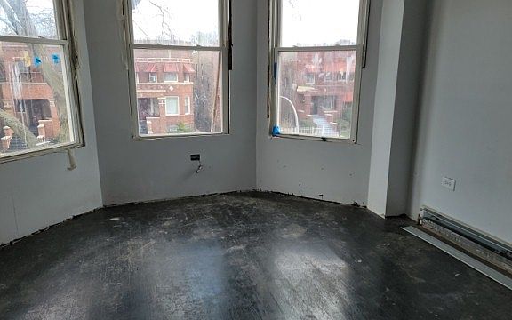 5th image of 210 N Lockwood Ave