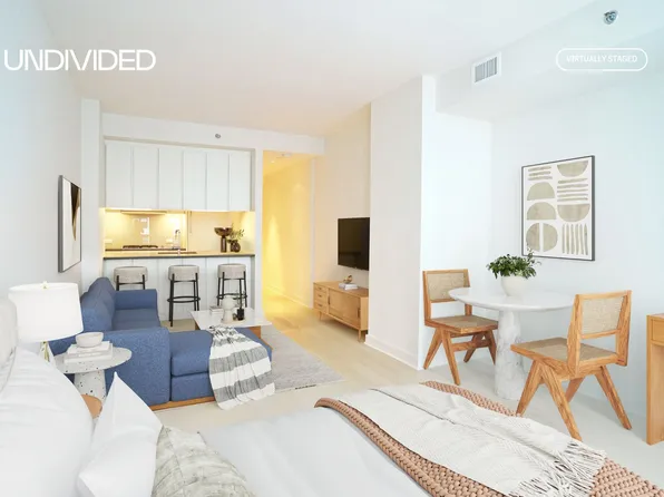160 East 22nd Street 3E image 1 of 11