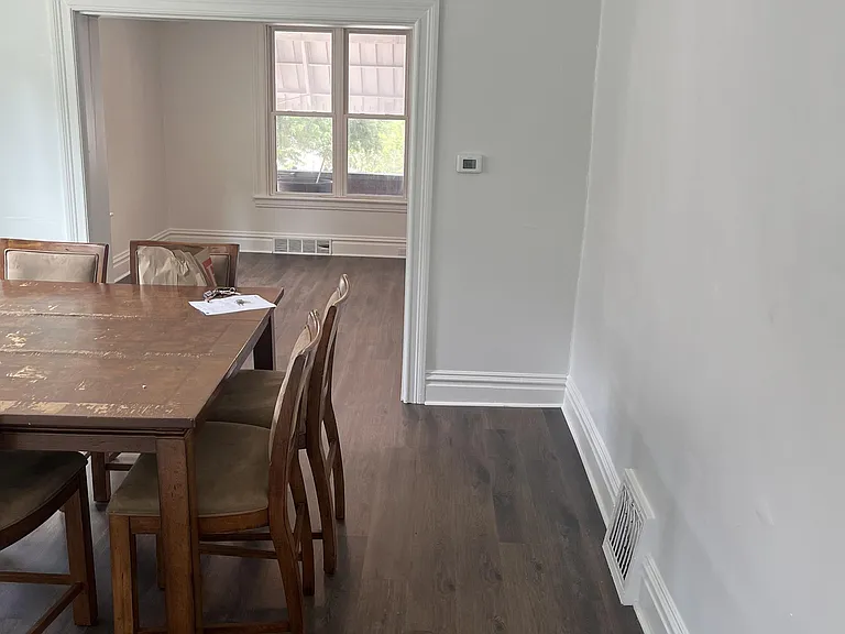 433 Harrison Ave S — Photo 2