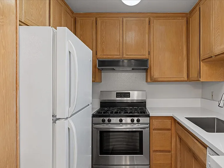 1785 Beloit Ave — Photo 22
