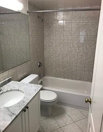 5th image of 576 Washington St #206