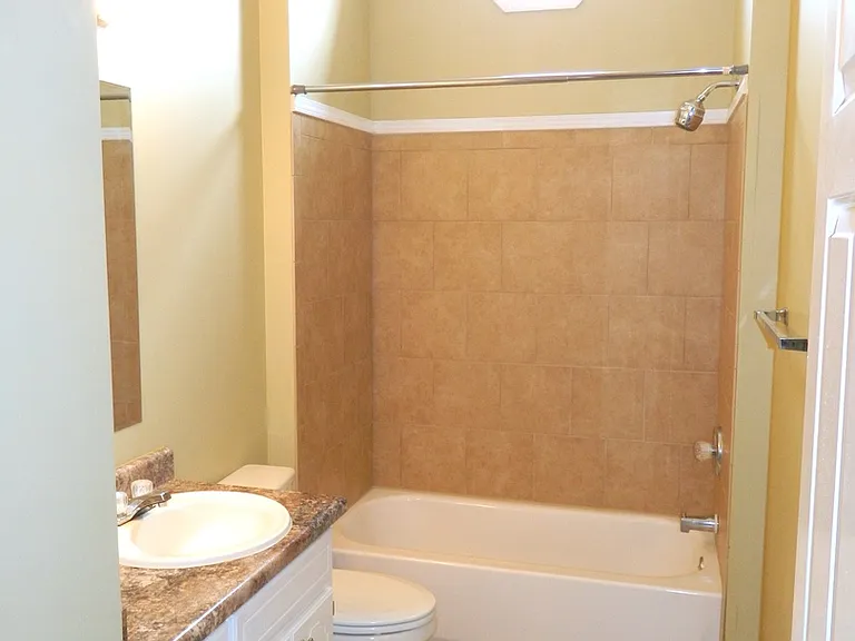 635 Clinton Way W — Photo 29
