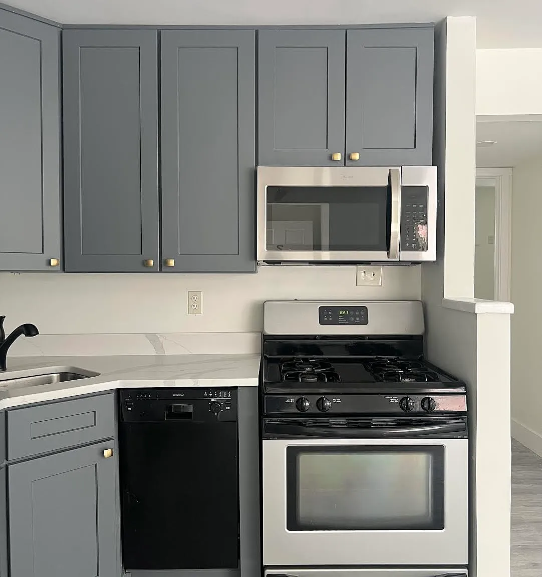444 Stanley Ave — Photo 3