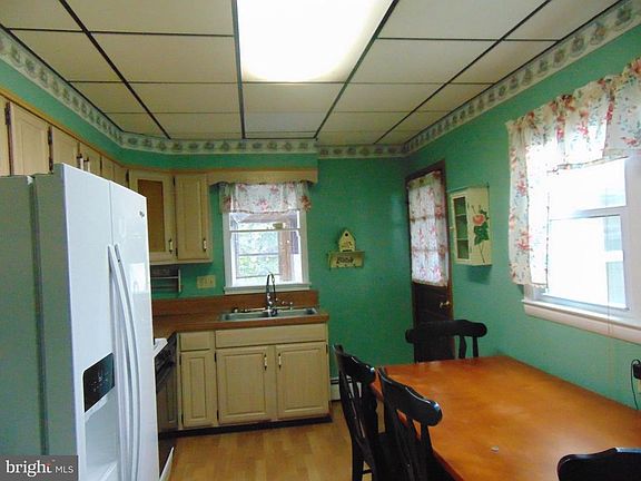 3rd image of 134 N Mill St