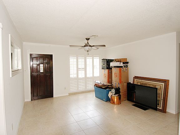 5th image of 2614 Ne Roberta St.