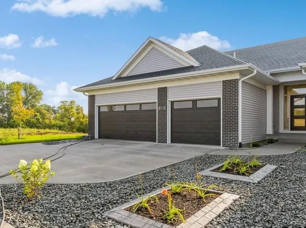 818 High Ridge Trl, Solon, IA 52333