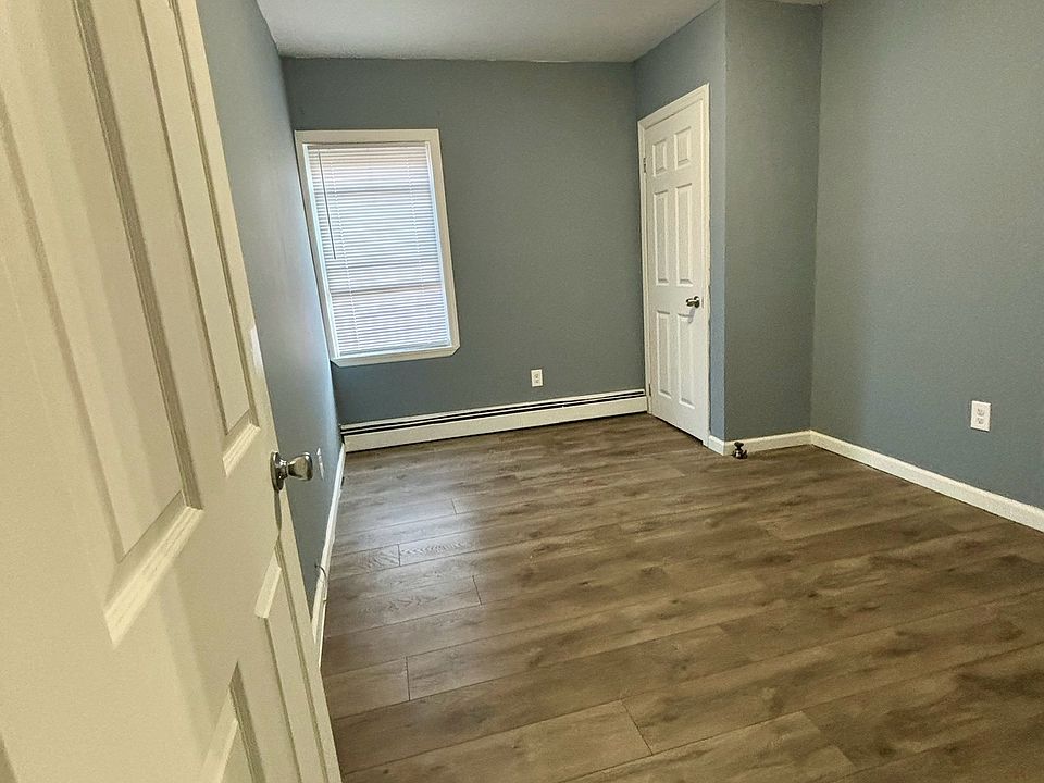 1st image of 162 N 12th St #3