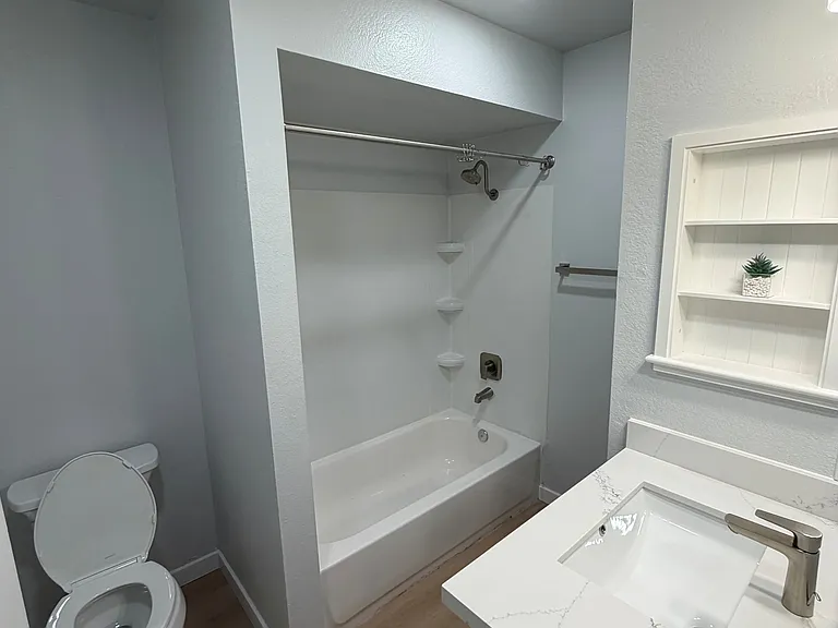 808 Main St #202 — Photo 11