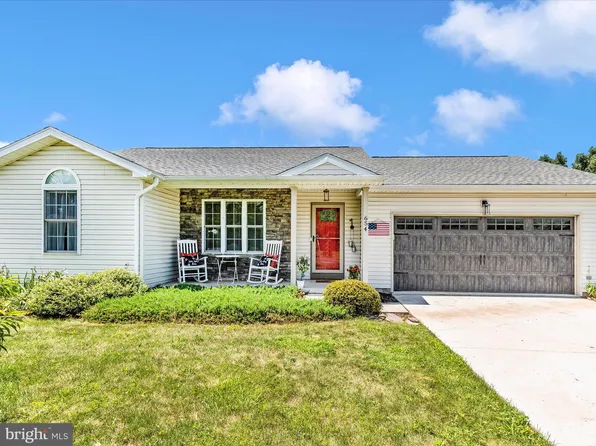 654 Curtis Dr, Gettysburg, PA 17325