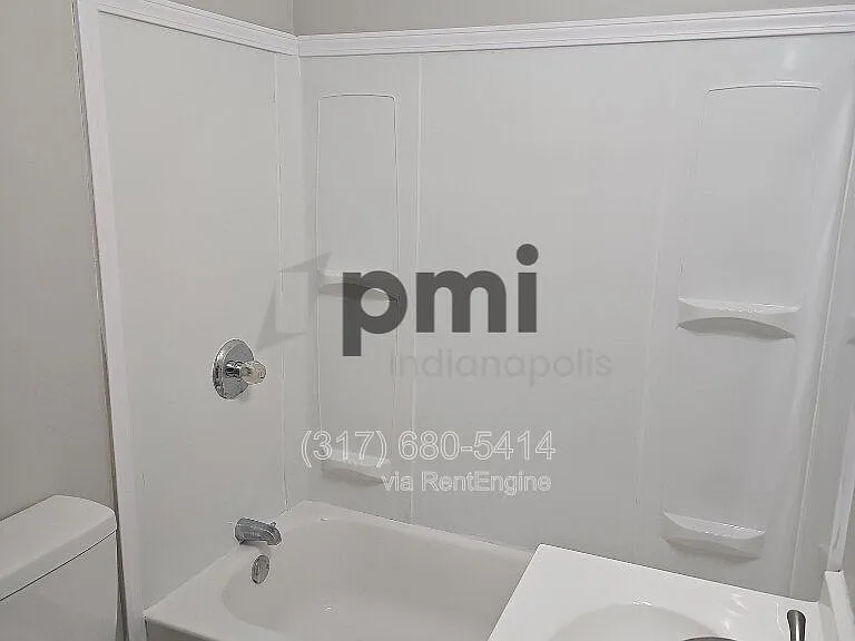 114 Adler St — Photo 9