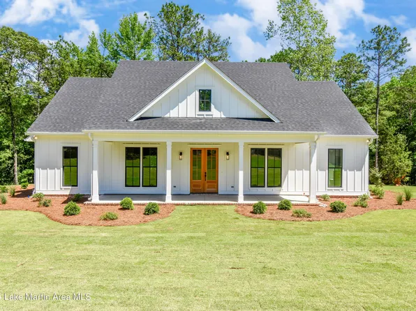 1656 Moonbrook Dr, Dadeville, AL 36853