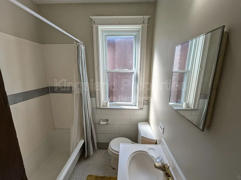 5111A S Broadway St — Photo 8