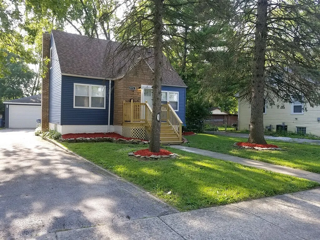 14951 Perry Ave photo 1