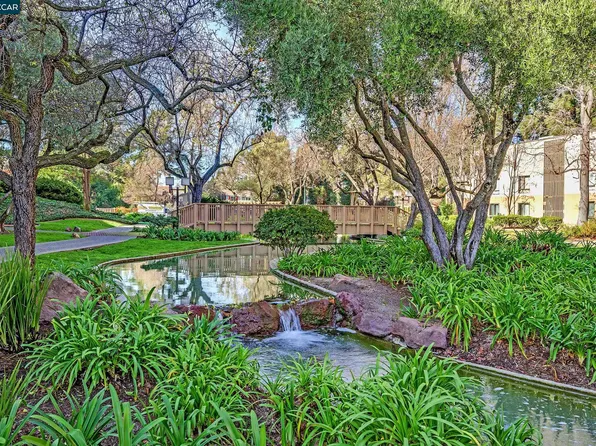 420 N Civic Dr APT 403, Walnut Creek, CA 94596