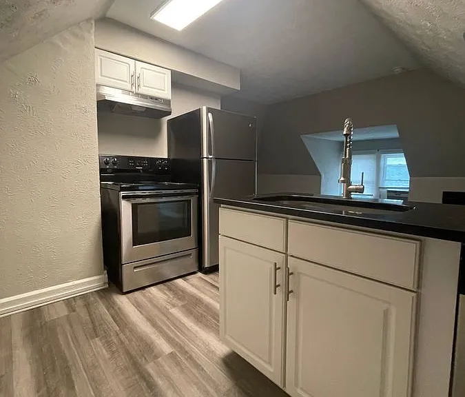 2135 Summit St #C — Photo 5