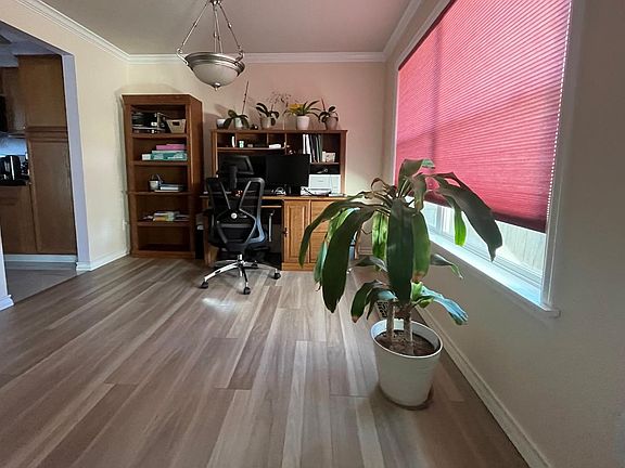 Dining room (or office space)