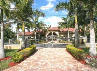 7481 SW 64th St, Miami, FL 33143