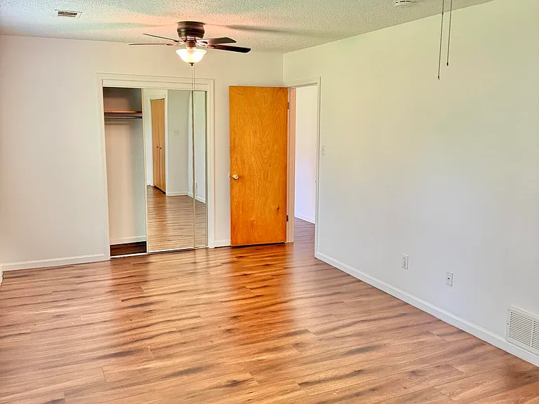 442 Hillbrook Dr — Photo 13