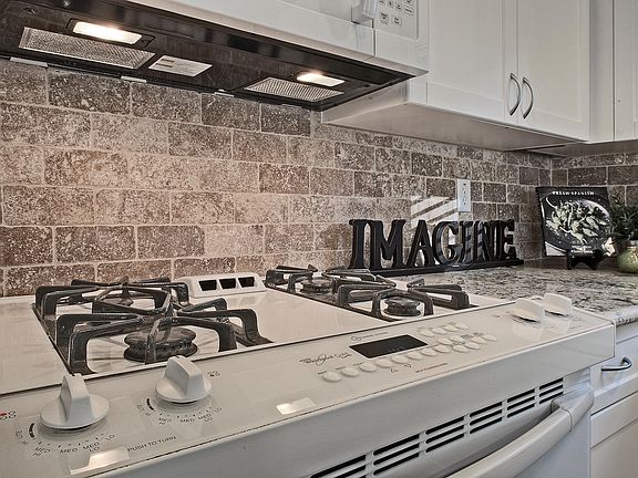 4th image of 785 Bryn Mawr Ct #57