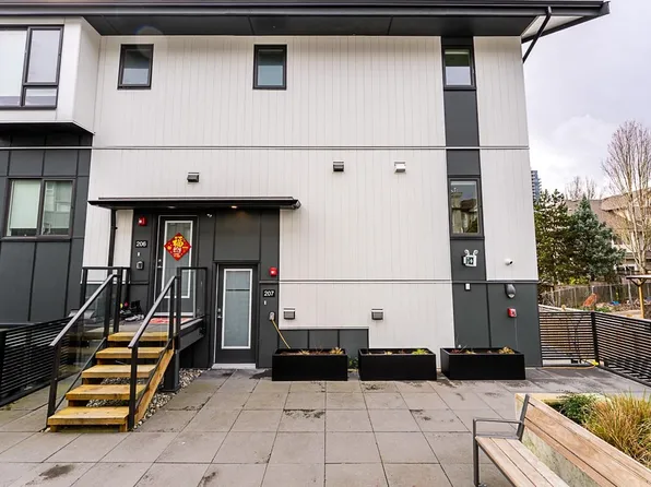 7161 17th Ave #210, Burnaby, BC V3N 0K1
