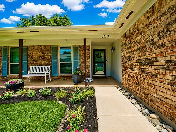 3rd image of 1119 Normandy Dr