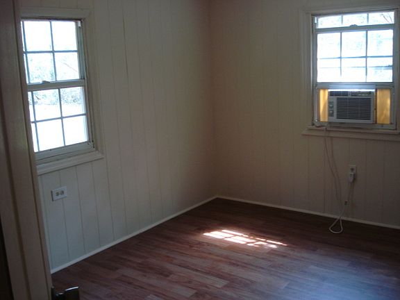 3rd image of 9 Serafino Ln